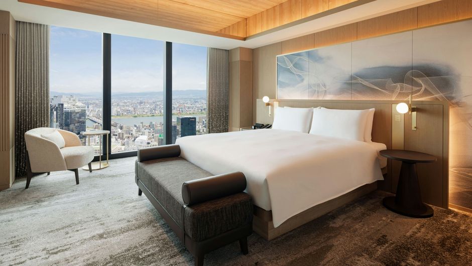 Osaka Station Hotel-Autograph Collection Suite