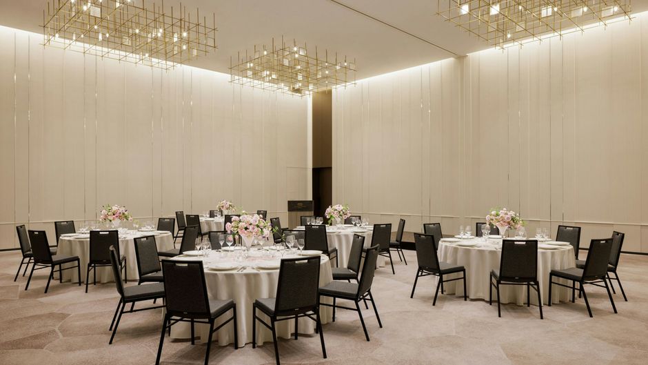 Osaka Station Hotel-Autograph Collection Meeting