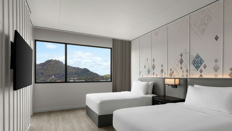 Courtyard By Marriott Phuket Town Suite