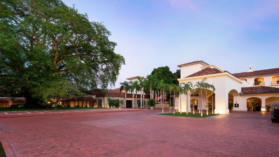 Buenaventura Golf & Beach Resort Exterior