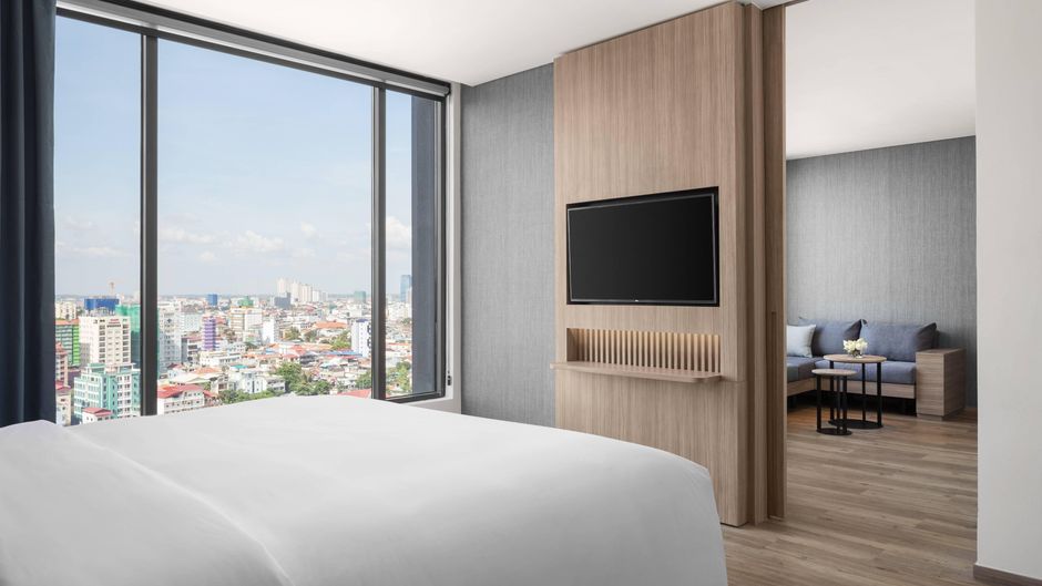 Courtyard by Marriott Phnom Penh Suite