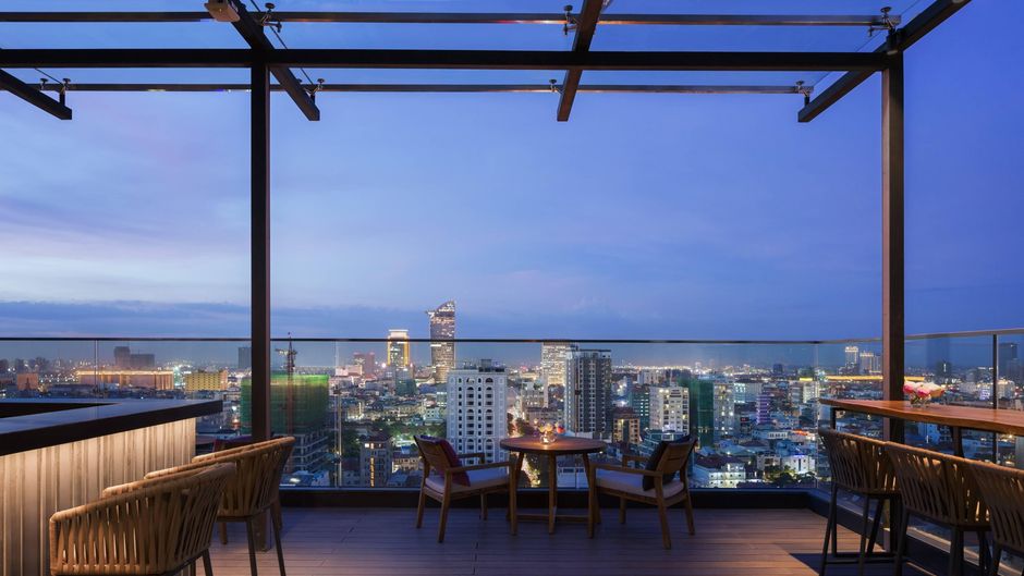 Courtyard by Marriott Phnom Penh Pool