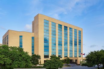 DoubleTree by Hilton San Antonio Airport