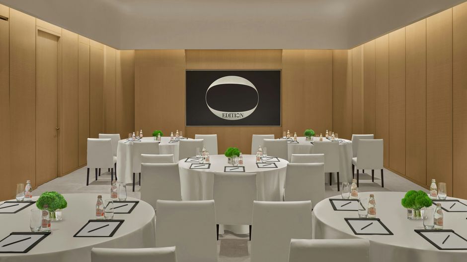 The Singapore EDITION Meeting