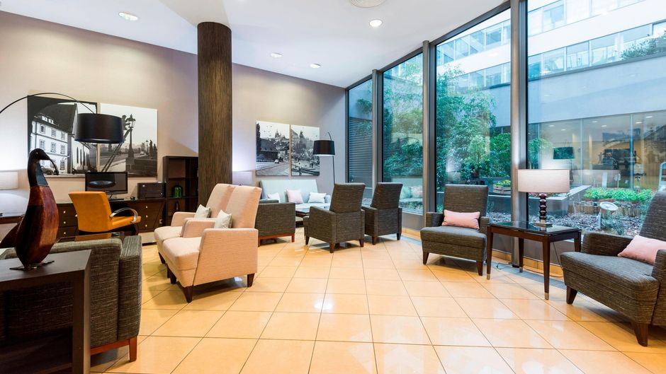 Courtyard by Marriott Prague City Lobby