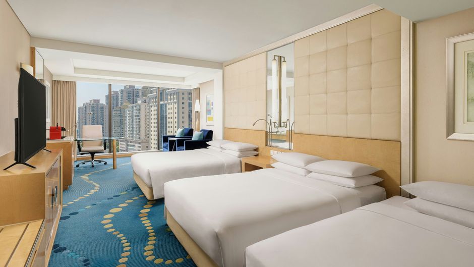 Renaissance Shanghai Yu Garden Hotel Room