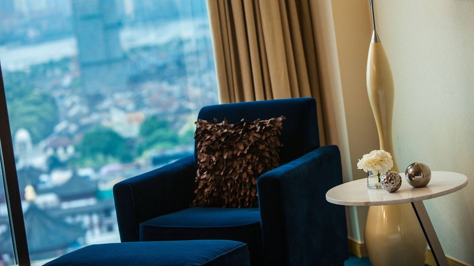 Renaissance Shanghai Yu Garden Hotel Suite