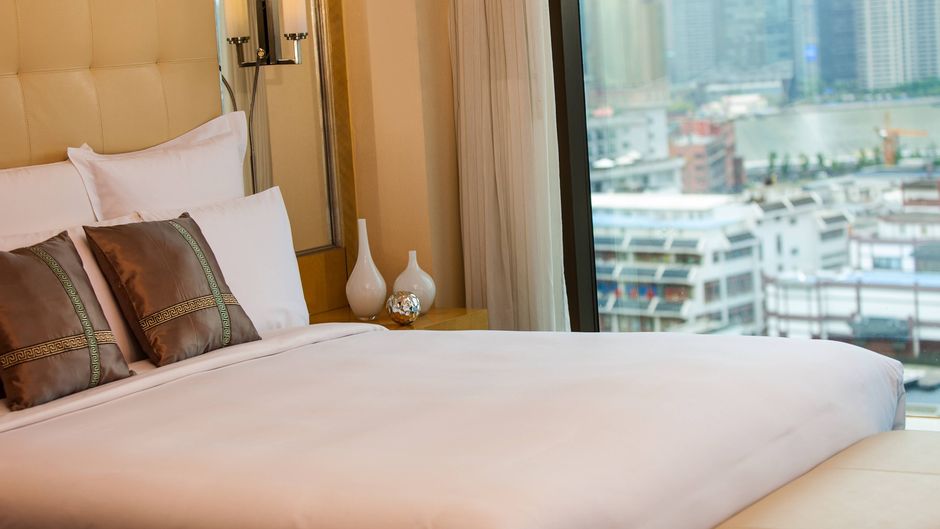 Renaissance Shanghai Yu Garden Hotel Suite