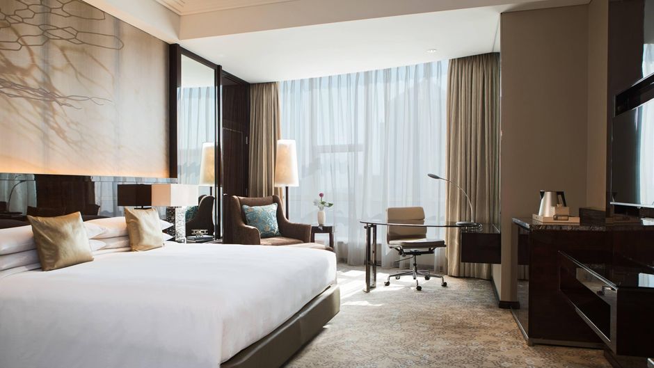 Renaissance Shanghai Pudong Hotel Room
