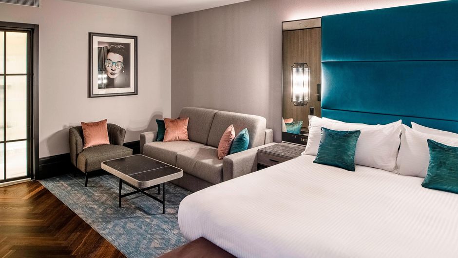 The Dixon, Tower Bridge, Autograph Coll Suite