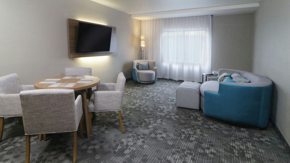 Courtyard by Marriott Monterrey Airport Suite