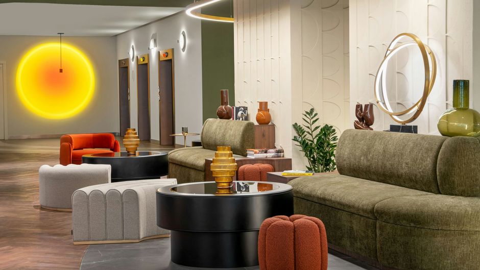 Cardo Roma, Autograph Collection Lobby