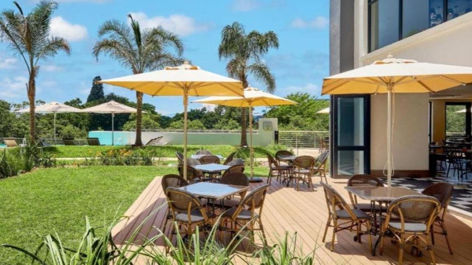 The Regency Apartment Hotel Menlyn Exterior
