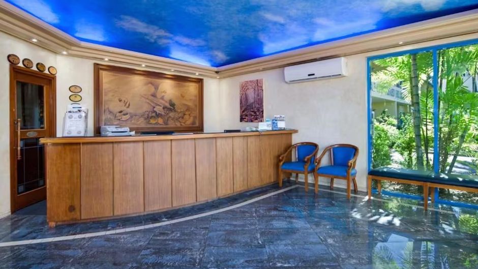 Cairns Southside International Inn Lobby