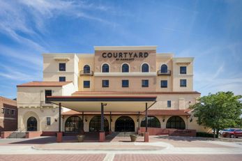 Courtyard Wichita at Old Town