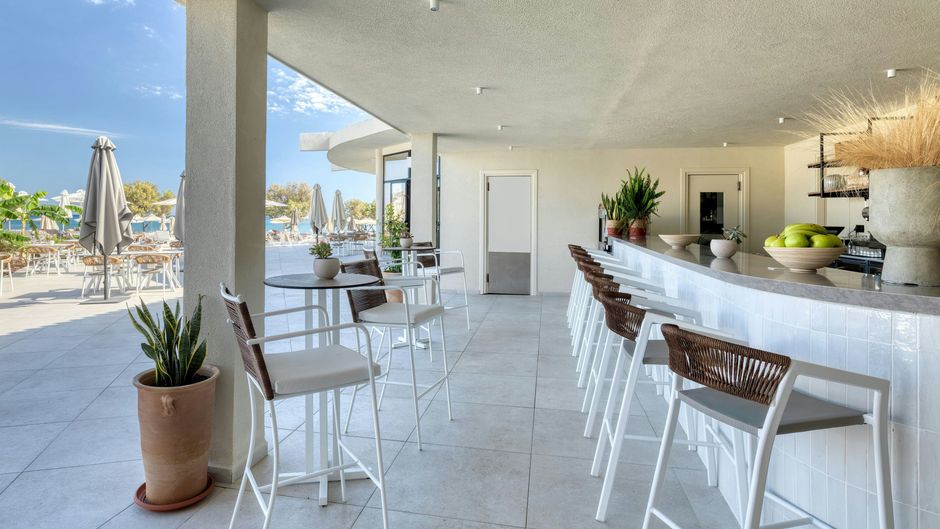 Domes Aulus Zante, Autograph Collection Pool