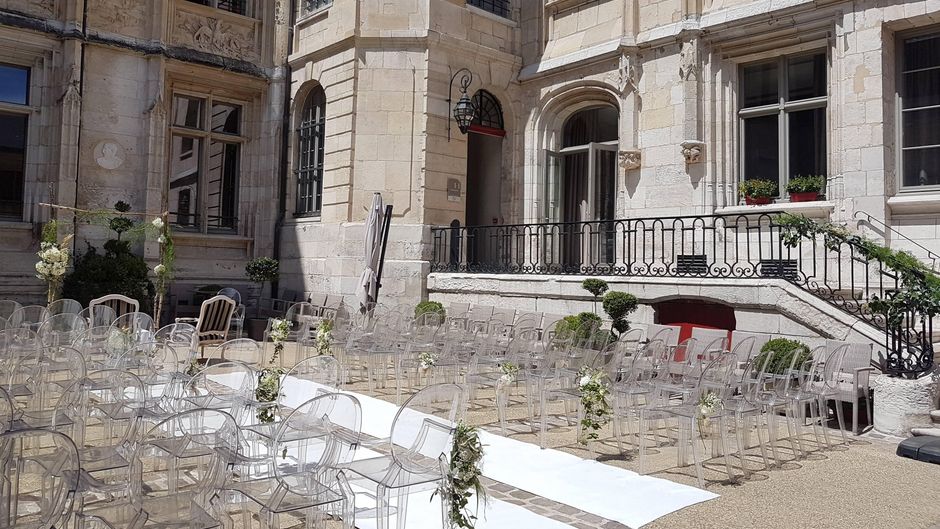 Hotel de Bourgtheroulde, Autograph Other