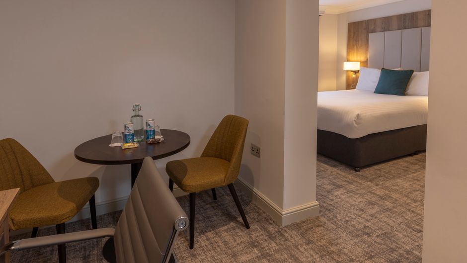 Crowne Plaza East Midlands Airport Suite