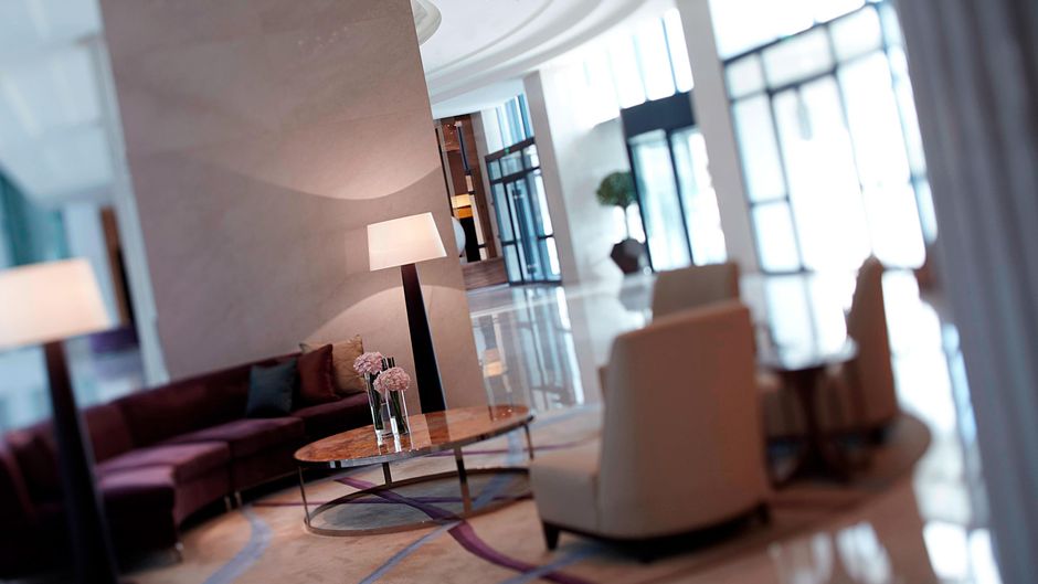 Renaissance Tianjin Lakeview Hotel Lobby