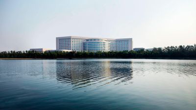 Renaissance Tianjin Lakeview Hotel