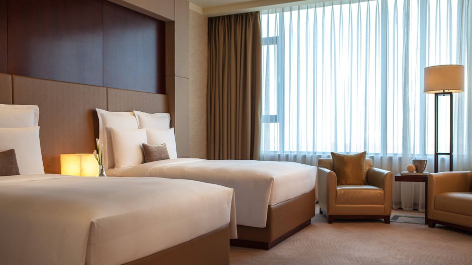 Renaissance Tianjin Lakeview Hotel Suite