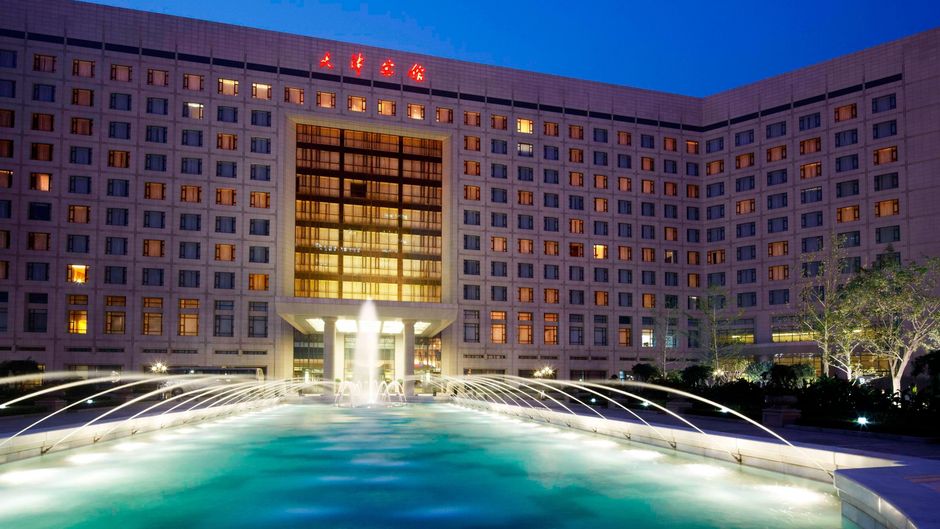 Renaissance Tianjin Lakeview Hotel Exterior