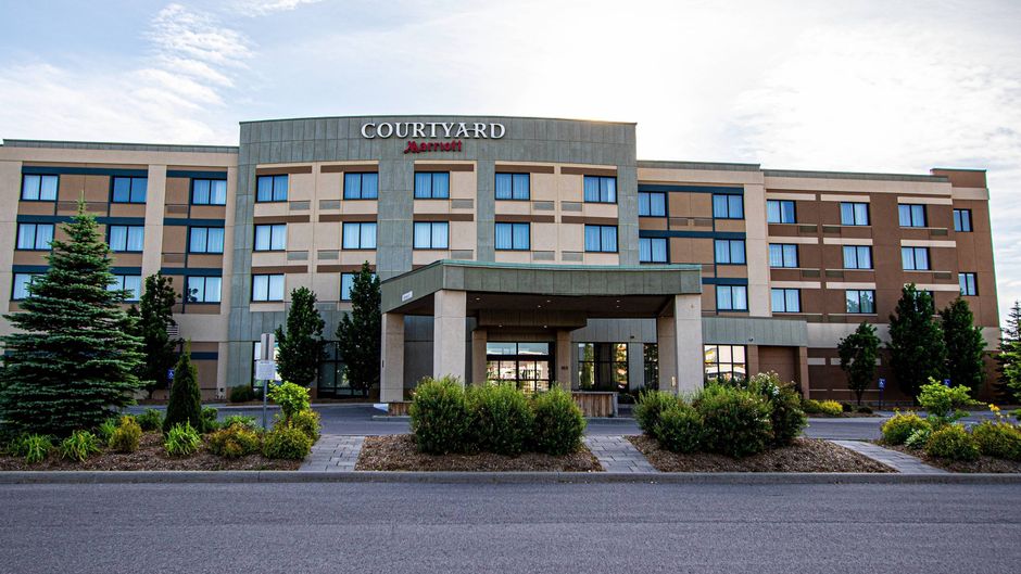 Courtyard Kingston Exterior