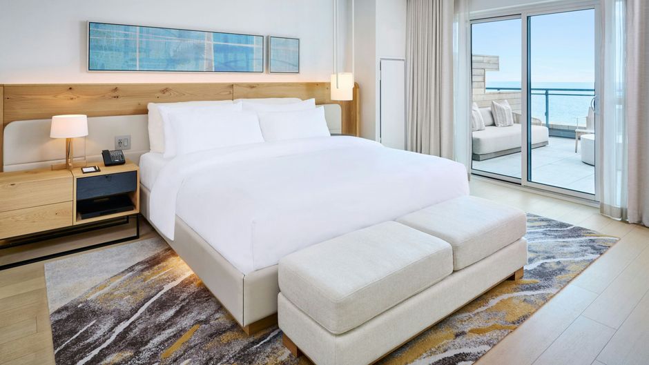 The Pearle Hotel & Spa, Autograph Coll Suite