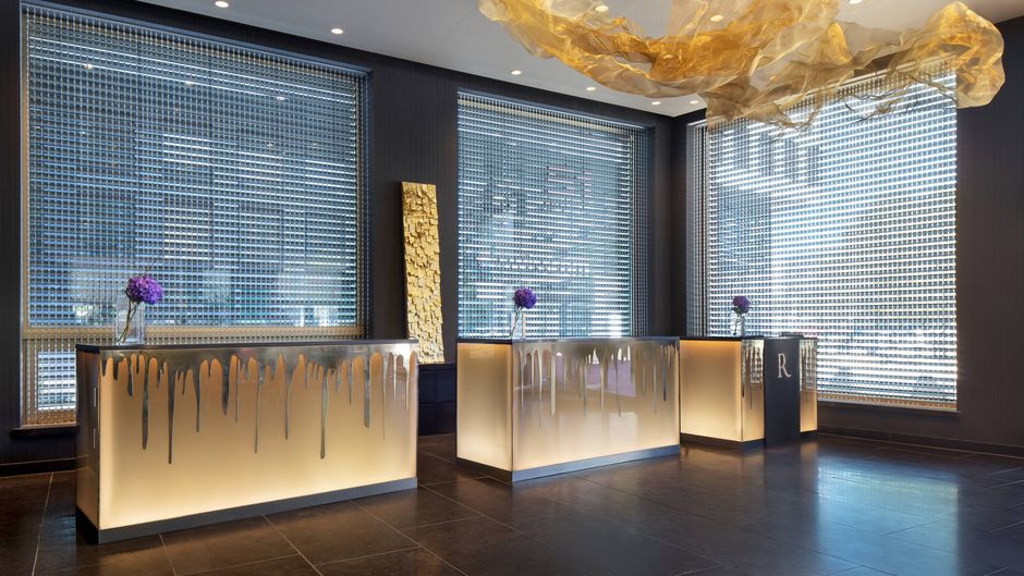 Renaissance Tower Hotel Zurich Lobby