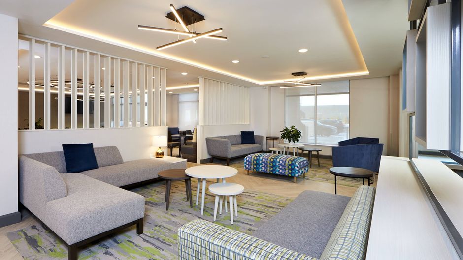 TownePlace Suites Hamilton Lobby