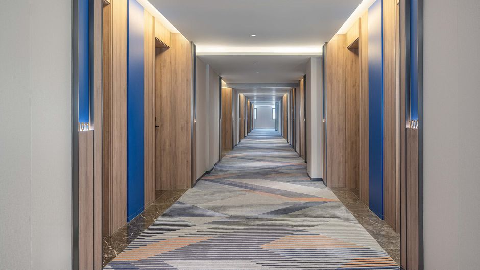 Holiday Inn Exp Suxian Lobby