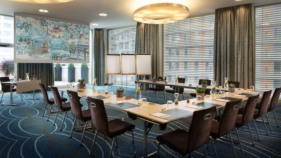 Renaissance Tower Hotel Zurich Meeting