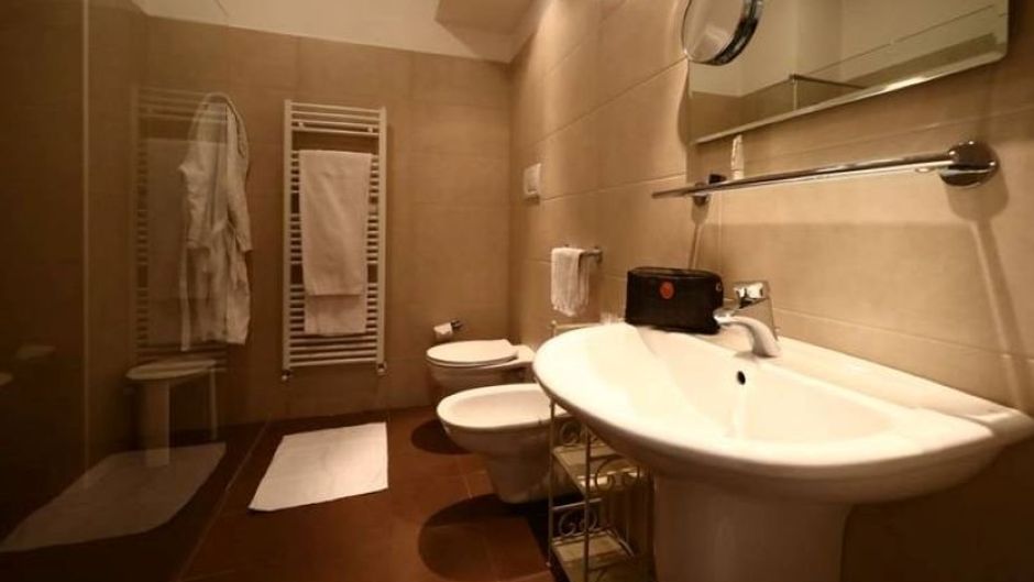 Italia Hotel Room