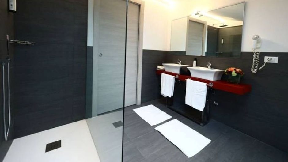 Italia Hotel Room