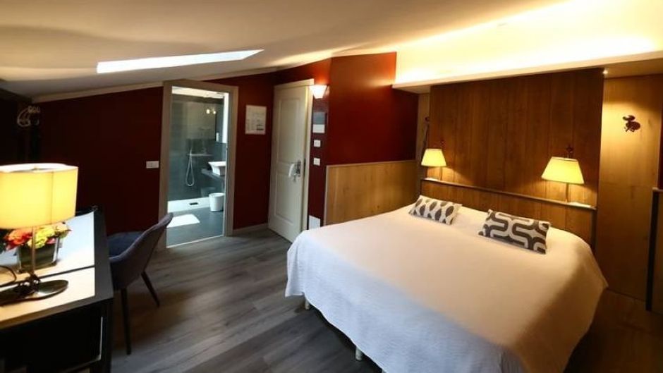 Italia Hotel Room