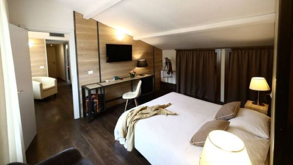 Italia Hotel Room