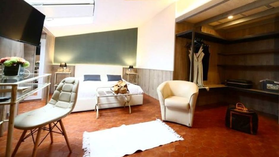 Italia Hotel Room