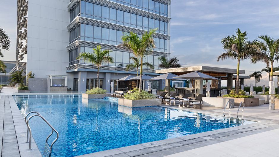 Courtyard by Marriott Iloilo Pool
