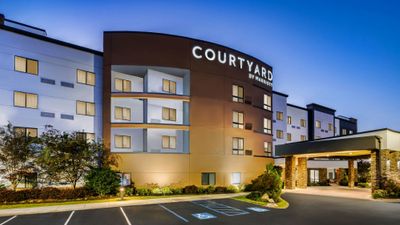 Courtyard Auburn