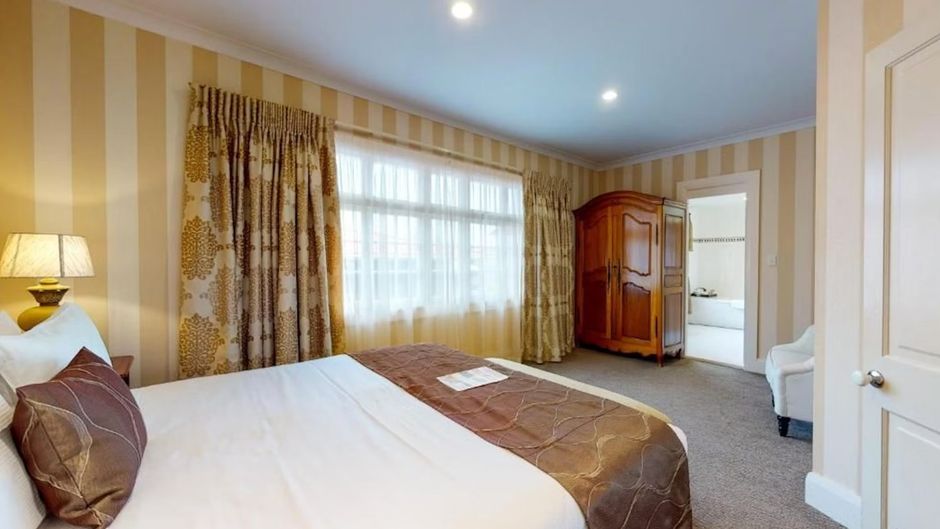Princes Gate Hotel Suite
