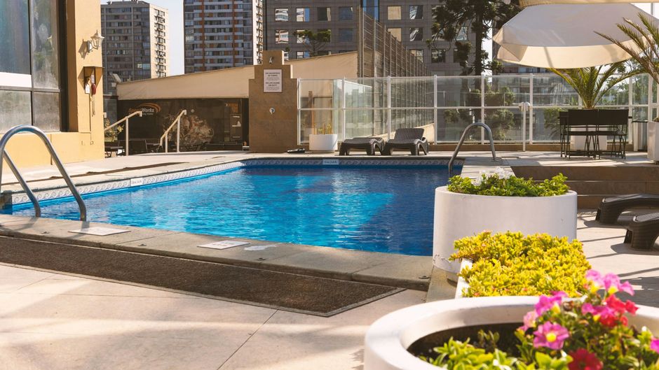 Le Meridien Santiago Pool