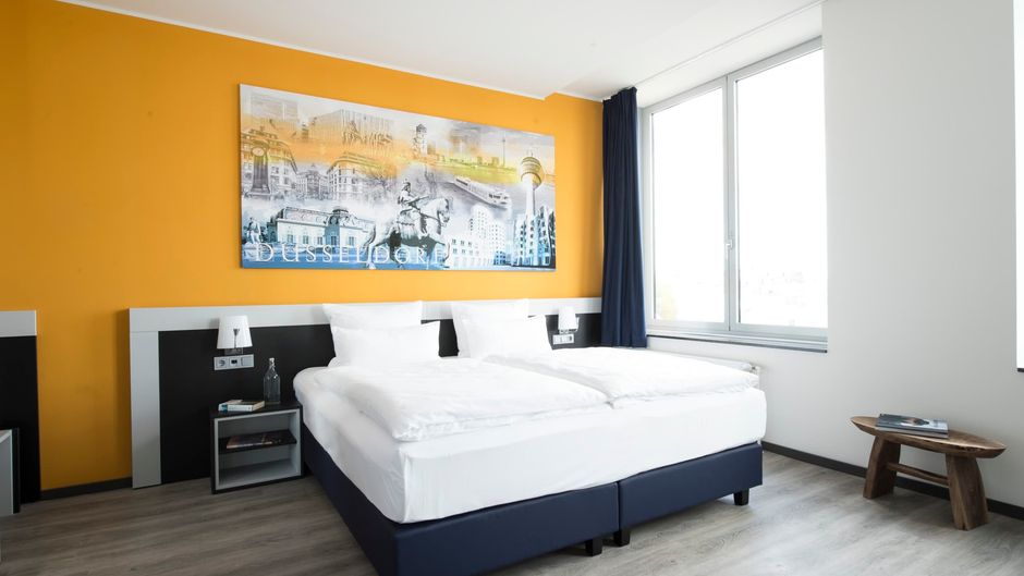 carathotel Dusseldorf City Room