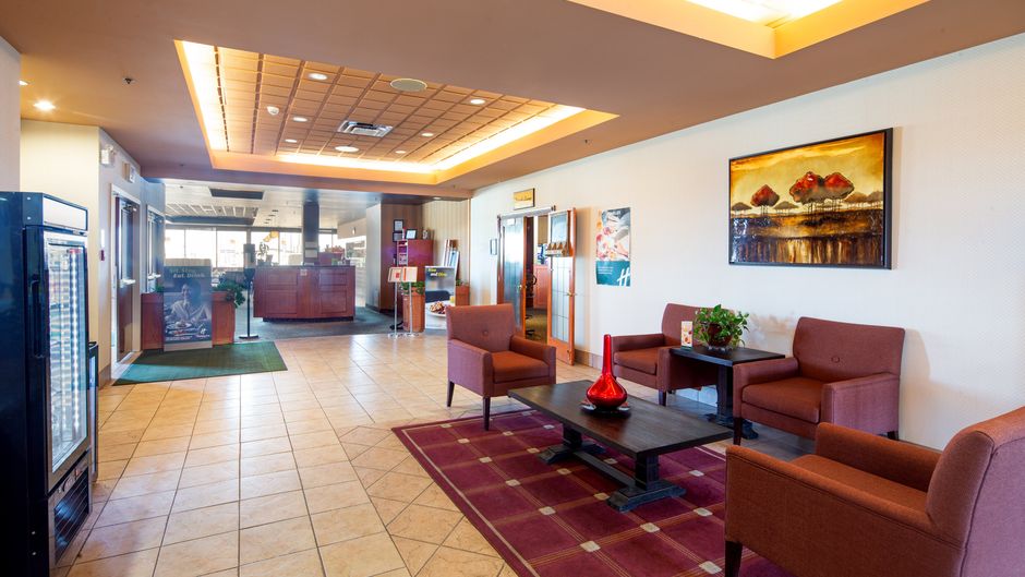 Holiday Inn Hinton Exterior