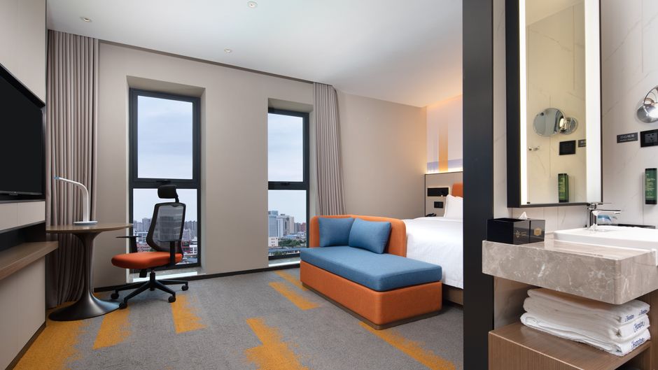 Hampton Xianyang Stadium Room