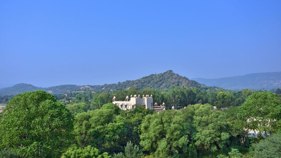 Le Meridien  Jaipur Resort & Spa Suite
