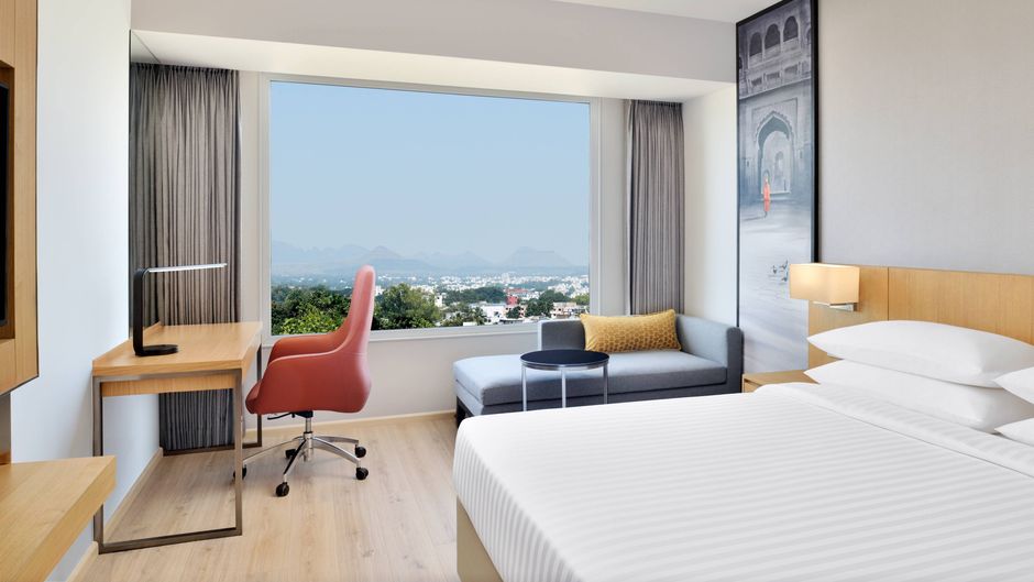 Courtyard by Marriott Nashik Room