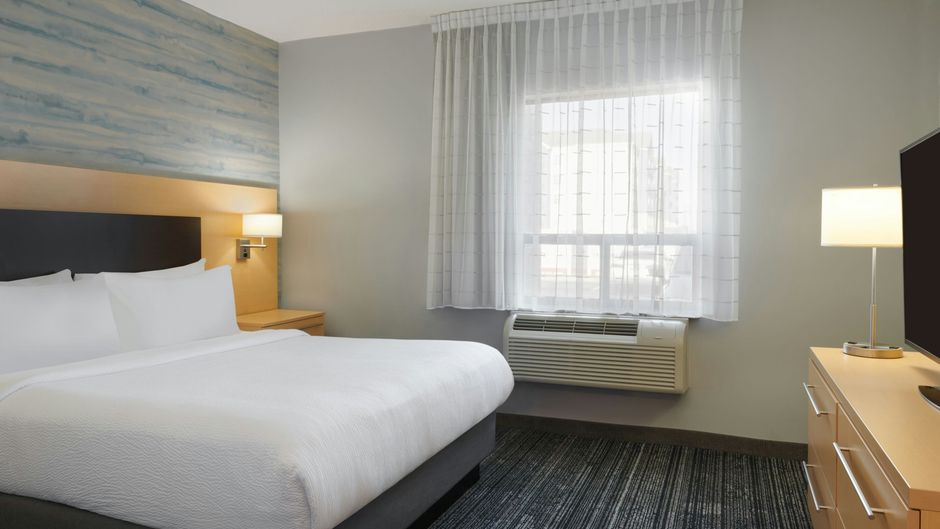 TownePlace Suites London Room