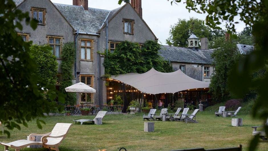The Pig at Combe Exterior