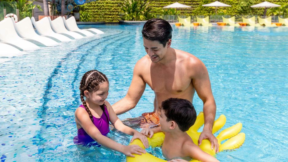 Sheraton Manila Hotel Pool