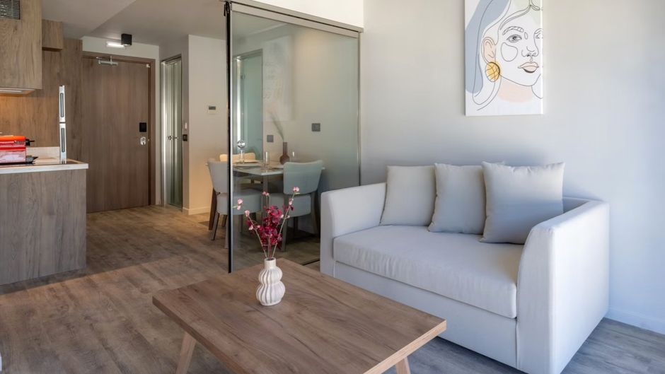507 Athens Suite